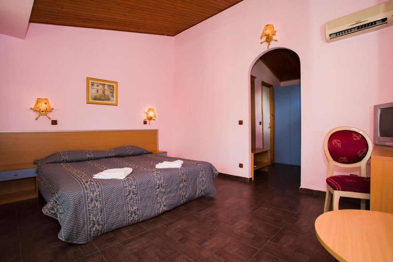 Курортные отели Villas Elenite Елените