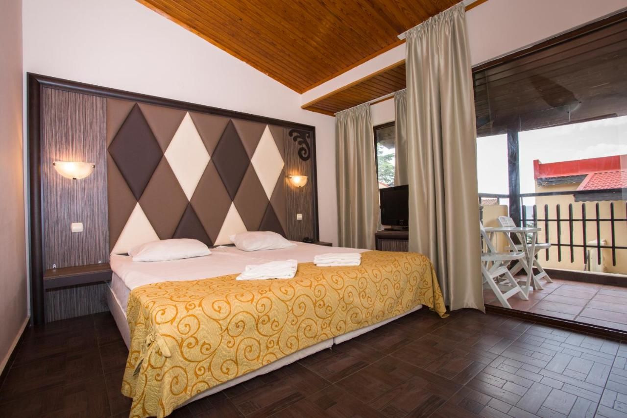 Курортные отели Villas Elenite Елените