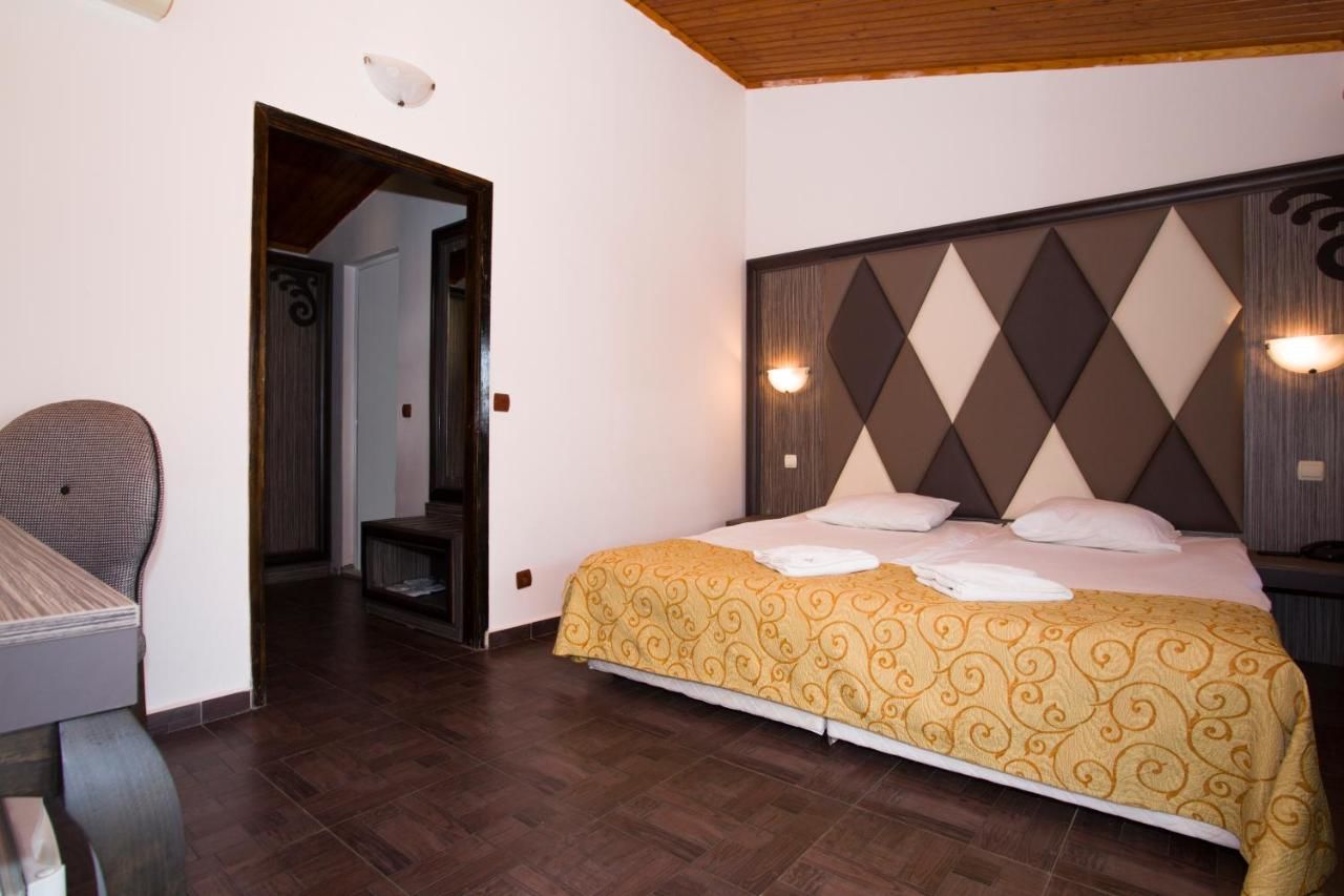Курортные отели Villas Elenite Елените
