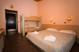 Курортные отели Villas Elenite Елените Двухместный номер с 1 кроватью - Вилла с видом на парк (для 2 взрослых и 1 ребенка до 11 лет)-17