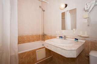 Курортные отели Villas Elenite Елените Двухместный номер с 1 кроватью - Вилла с видом на парк (для 2 взрослых и 1 ребенка до 11 лет)-20