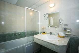 Курортные отели Villas Elenite Елените Двухместный номер с 1 кроватью - Вилла с видом на парк (для 2 взрослых и 1 ребенка до 11 лет)-22